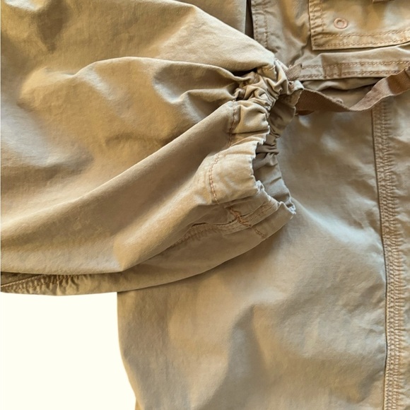 AE American Eagle Real Good Parachute Baggy Jogger Sz 8  Cargo Pockets Khaki - Picture 5 of 10